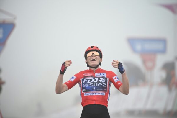 Vollering retains women’s Vuelta title in style Demi Vollering winning the Vuelta (MIGUEL RIOPA)