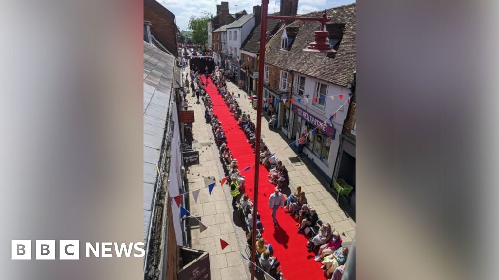 Daventry street gets red carpet treatment for fashion show