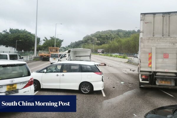5-vehicle crash on Hong Kong highway injures 6, causes temporary lane closures 5-vehicle crash on Hong Kong highway injures 6, causes temporary lane closures