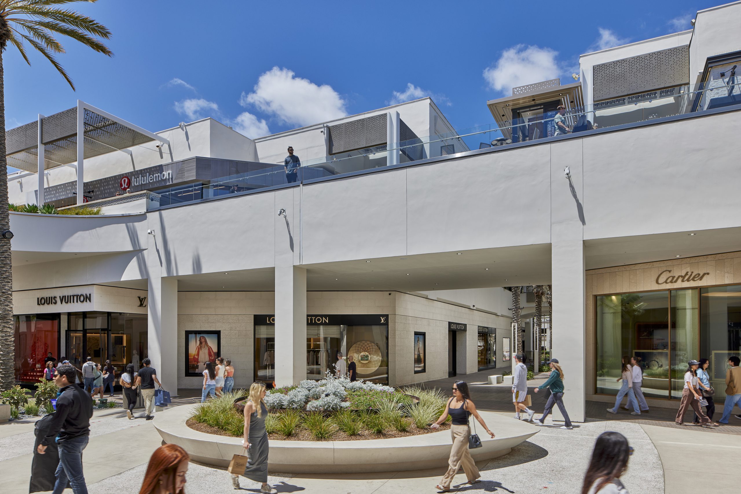 New season, new style: Fashion Valley welcomes exclusive brands, revamped showcases