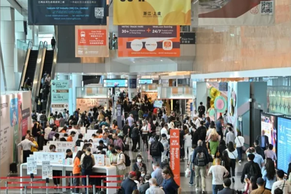 In Hong Kong, fair goers seek new markets In Hong Kong, fair goers seek new markets