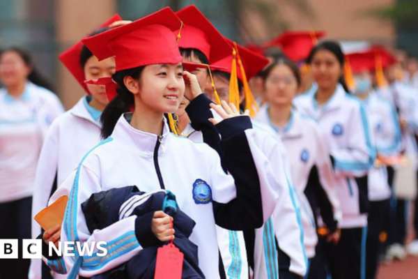 Students bear the brunt of China-US crossfire Students bear the brunt of China-US crossfire