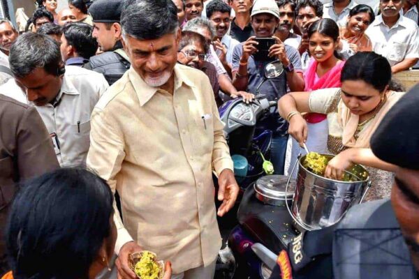 India’s First CM to Consistently Talk About Healthy Eating India’s First CM to Consistently Talk About Healthy Eating