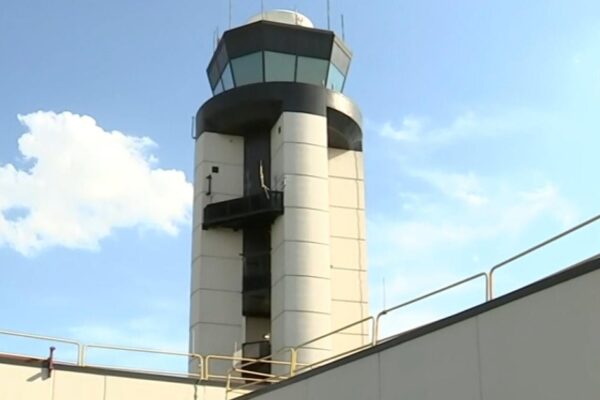 Air traffic radar screens go dark at Newark airport for second time in 2 weeks