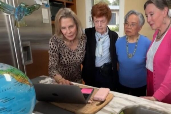 Former Pan Am stewardesses reflect on daring 1975 Saigon rescue mission Former Pan Am stewardesses reflect on daring 1975 Saigon rescue mission