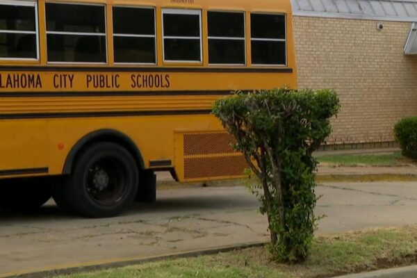 Oklahoma governor and schools chief at odds over collecting students' immigration data