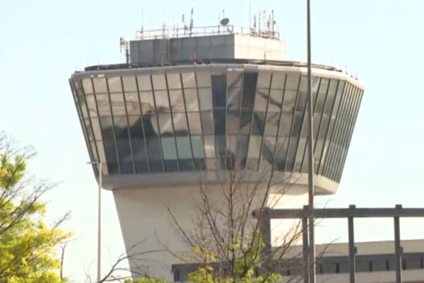 Why flights were delayed again at Newark airport even though backup system worked