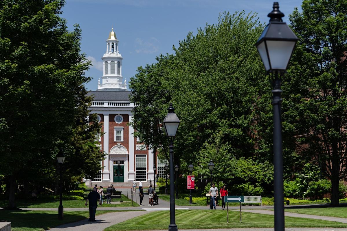 Trump Says Harvard Should Cap Foreign Students at 15%