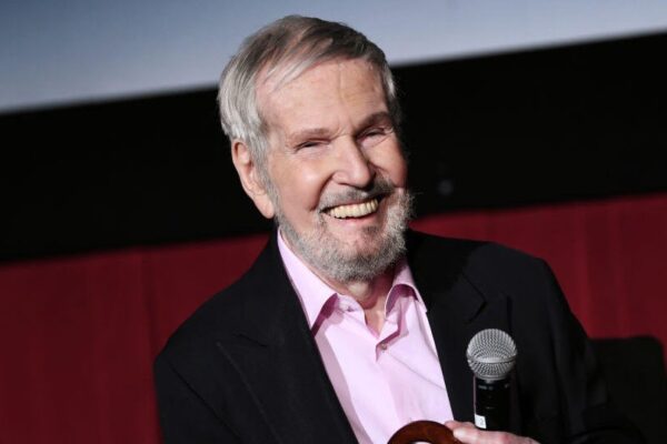 Robert Benton, prolific filmmaker known for "Bonnie and Clyde" and "Kramer vs. Kramer," dies at 92