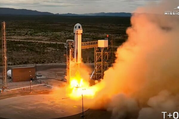 Blue Origin launches 6 more passengers to the edge of space and back