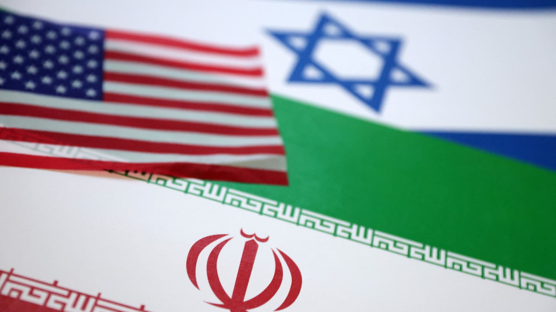 Oil prices falls more than 3% after Trump holds off on Iran strike