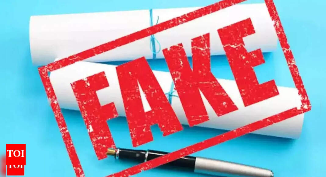 Hyderabad Fake US Visa: Students with fake degrees clear US, UK visa interviews; caught at Hyderabad airport | Hyderabad News
