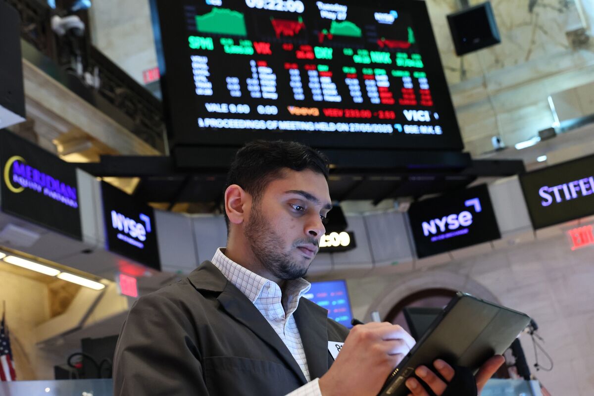 Don’t Be Fooled by Treasury Yields. Stocks Pay More.