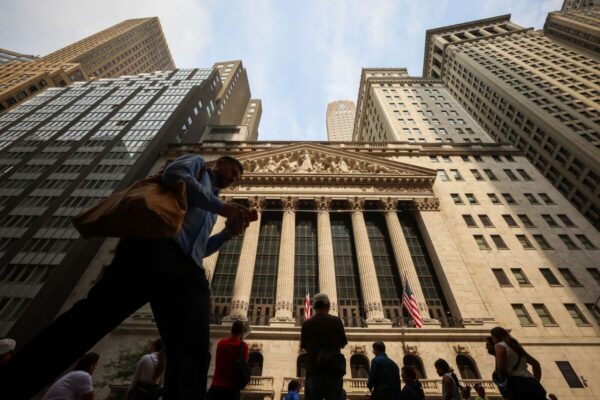 S&P 500 Jumps to Record Amid Easing Middle East Risk, Tech Rally