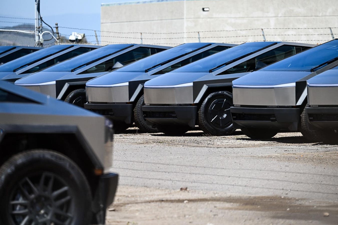Elon Musk Is Back, Defending The Troubled Cybertruck