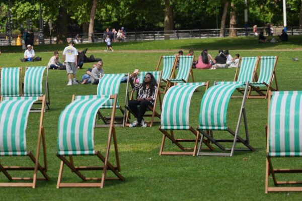 Met Office heatwave warning with hot summer predicted in UK