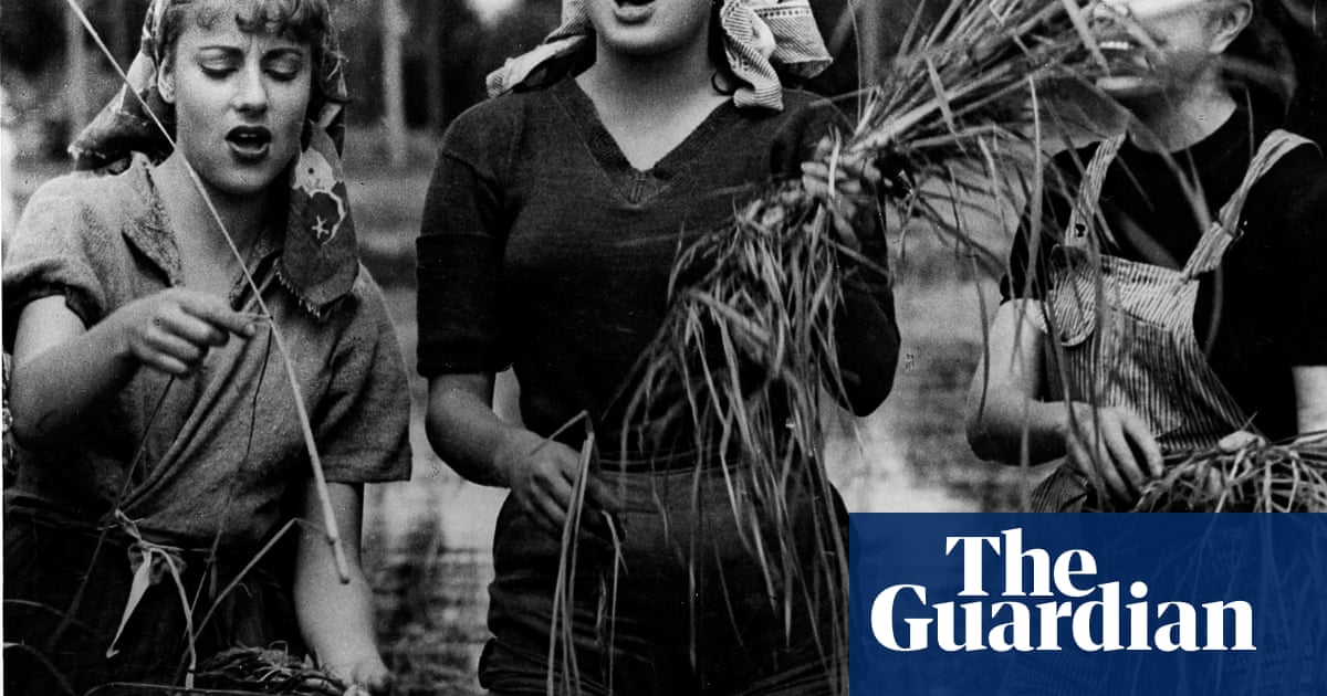 ‘Fashion is about fantasy’: Max Mara’s short shorts are inspired by postwar Naples | Max Mara