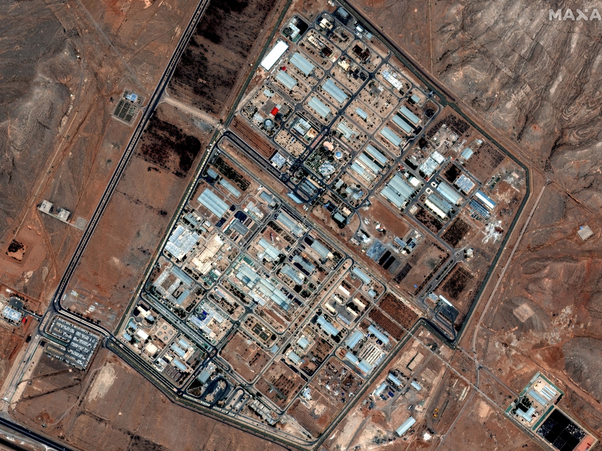Israel strikes Iran’s Isfahan nuclear site, buildings on fire in Tel Aviv | Israel-Iran conflict News