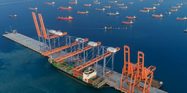 China’s Oil Imports From Iran Hit Record High Port