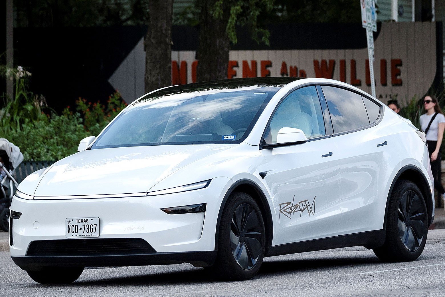 The embarrassing truth about Tesla’s robotaxis
