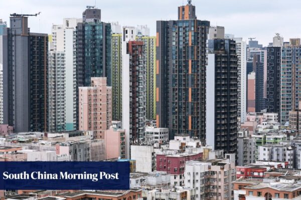 Hong Kong mortgage loans hit 12-month high of US$3.4 billion as low rates lure refinancers Hong Kong mortgage loans hit 12-month high of US$3.4 billion as low rates lure refinancers