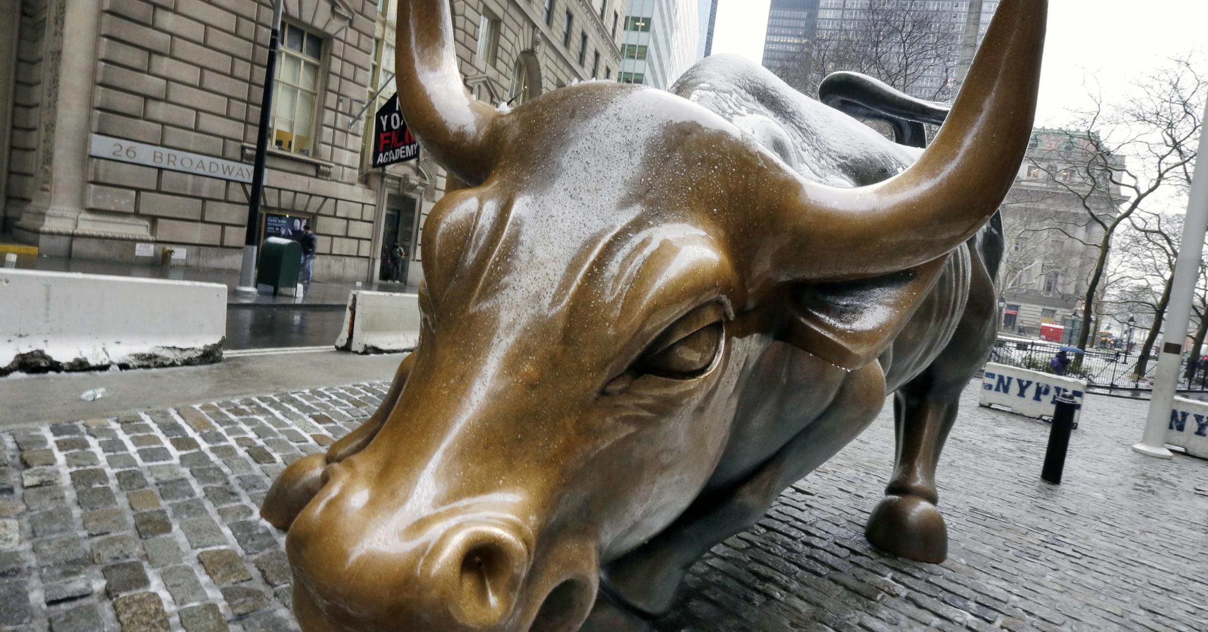 U.S. stock market hardened to economic volatility, but threats remain