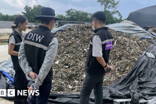 Why your old mobile phone may be polluting Thailand