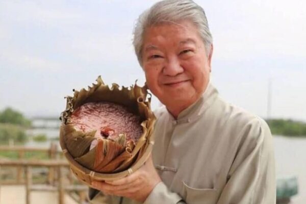 One of Asia's most renowned food critics dies at 83