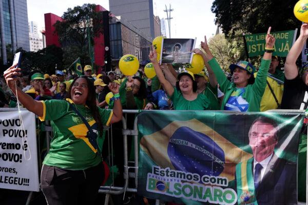 Brazil ex-leader Jair Bolsonaro rallies supporters in Sao Paulo to protest his Supreme Court trial Yahoo news home