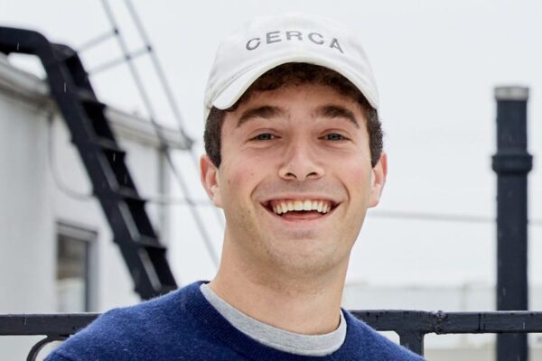 Cerca Dating App Matches People Using Mutual Connections: Pitch Deck