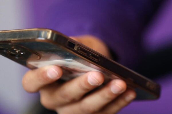 Galveston County school districts preparing for cell phone ban | Local News