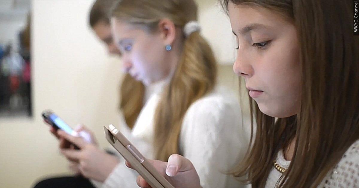 New law bans cell phones for Texas students on campus | Texas Headlines