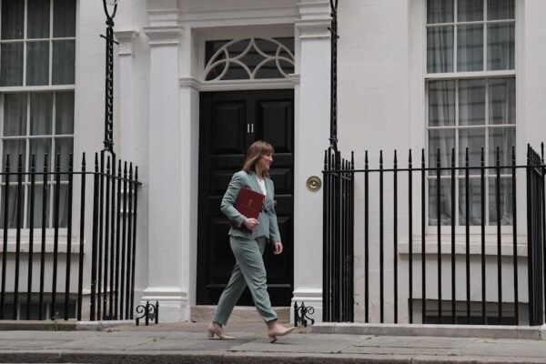 Government can hit NHS waiting times targets despite scepticism, says Reeves