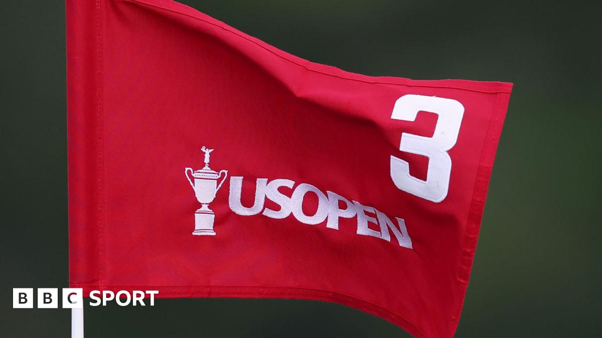 The flag for the third hole at Oakmont Country Club