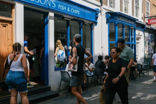 UK consumer confidence rises, extending a ‘fragile’ rebound