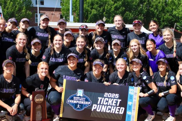 Record-setting Linfield softball season ends in heartbreaking fashion in DIII semis