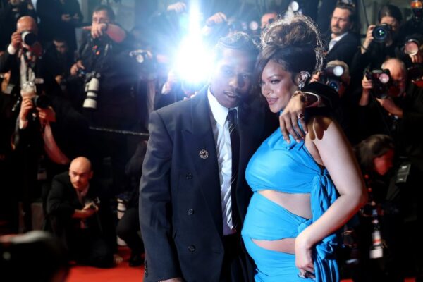 How Pregnant Rihanna Is 'Empowering' Women With 'Sexy' Maternity Style