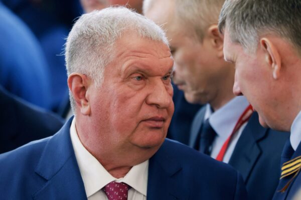 Russia's Sechin says China is moving towards exporting energy