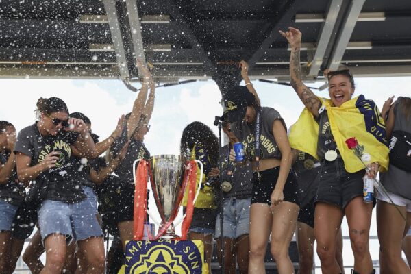 Sun celebrate in true Tampa Bay championship fashion with boat parade Sun celebrate in true Tampa Bay championship fashion with boat parade