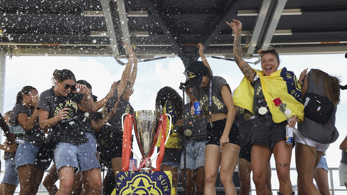 Sun celebrate in true Tampa Bay championship fashion with boat parade