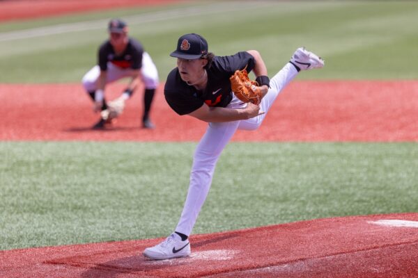 Oregon State edges Louisville in dramatic fashion at Men’s College World Series Mostly Sunny
