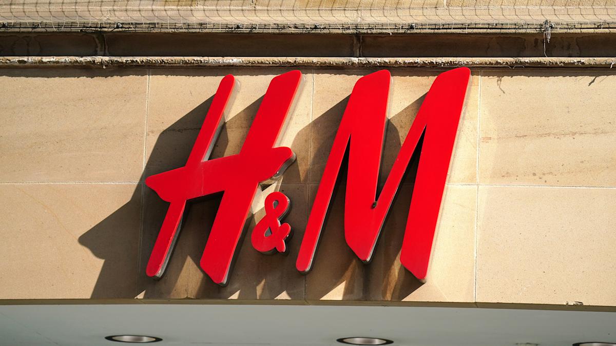 H&M sales expected to edge higher as turnaround continues