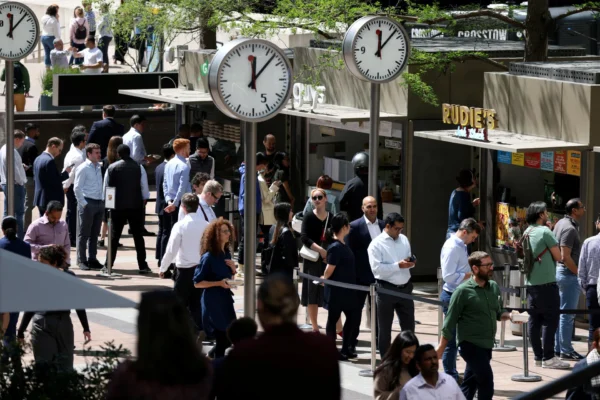 UK business confidence levels hit highest since 2015: Lloyds