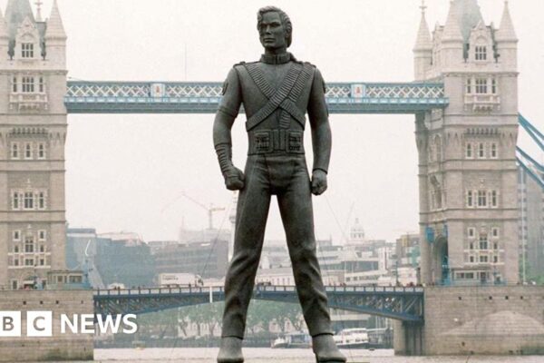 Where are Michael Jackson's giant HIStory statues 30 years later?