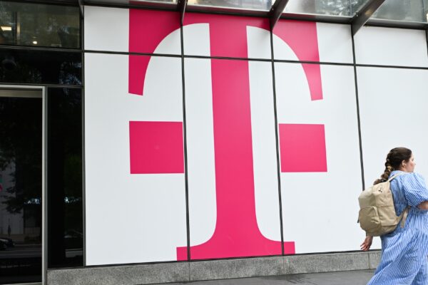 T-Mobile storefront logo