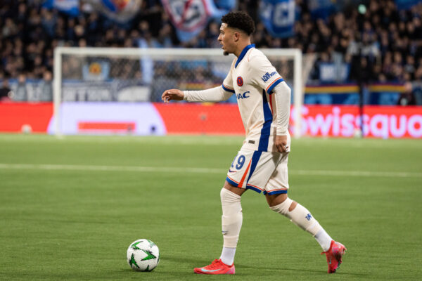 Jadon Sancho in action for Chelsea