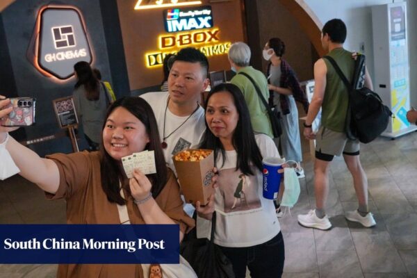 Golden Harvest MegaBox draws crowds as yet another cinema closes in Hong Kong Golden Harvest MegaBox draws crowds as yet another cinema closes in Hong Kong