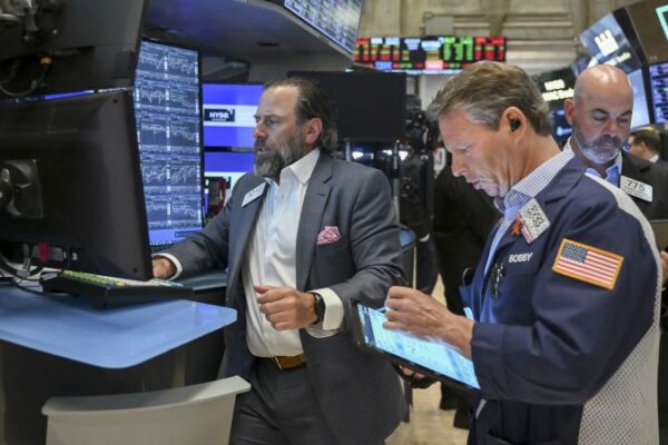 Stocks rise and S&P 500 hovers near record high as Washington and Beijing discuss trade