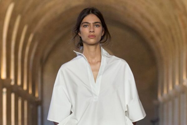 Jacquemus Men’s and Women’s Spring 2026 Runway, Fashion Show & Collection Review Jacquemus Men's and Women's Spring 2026 Runway, Fashion Show & Collection Review