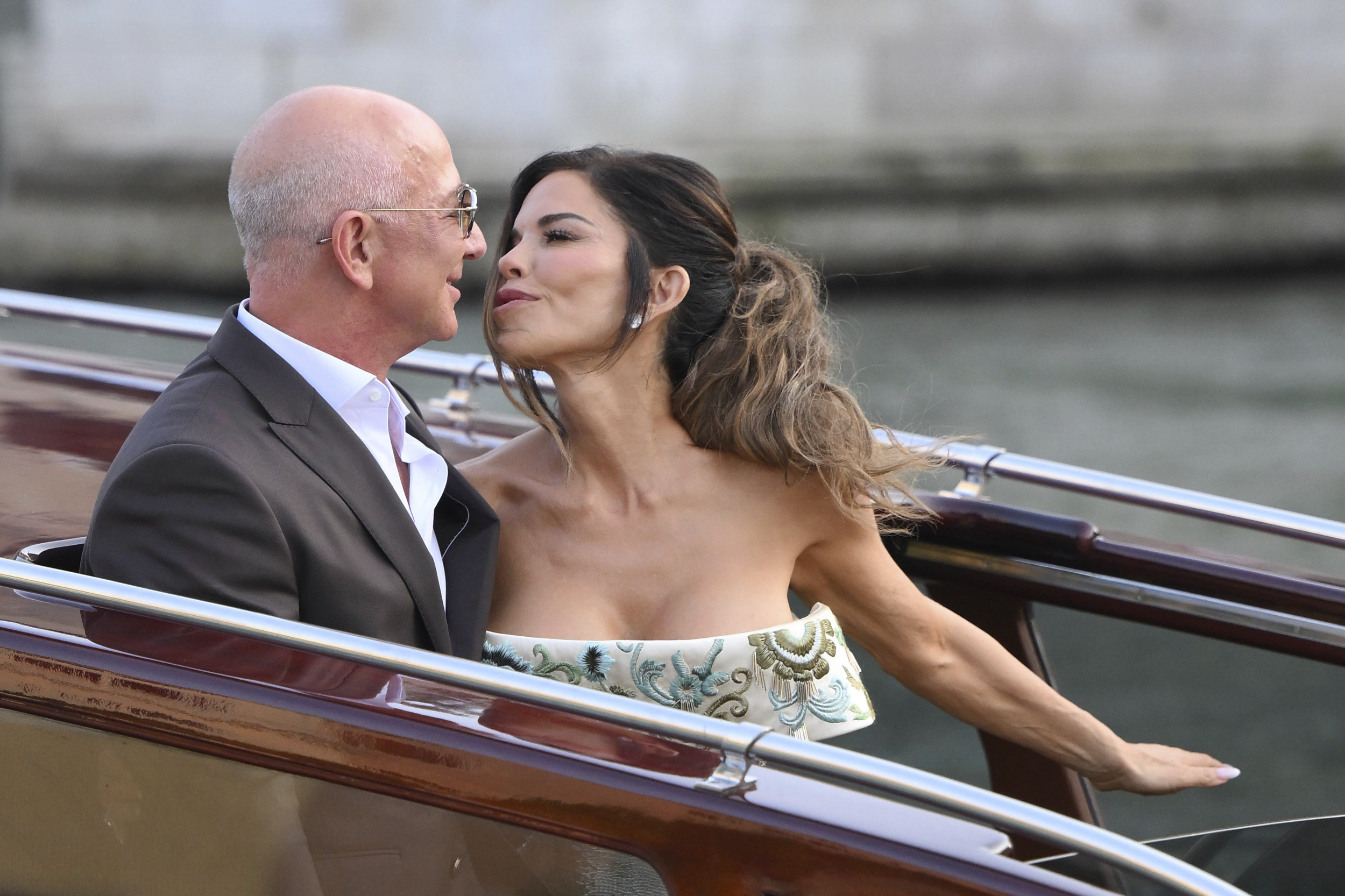 Jeff Bezos and Lauren Sanchez